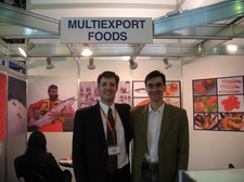 World Food Moscow 2007 — Кристиан Мартинич (Cristian Martinic) и Ян Герасимук на стенде компании “Multiexport Foods” (Чили)