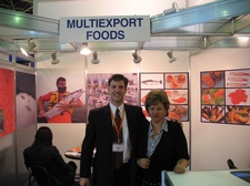 World Food Moscow 2007 — Кристиан Мартинич (Cristian Martinic) и Тамара Герасимук на стенде компании “Multiexport Foods” (Чили)